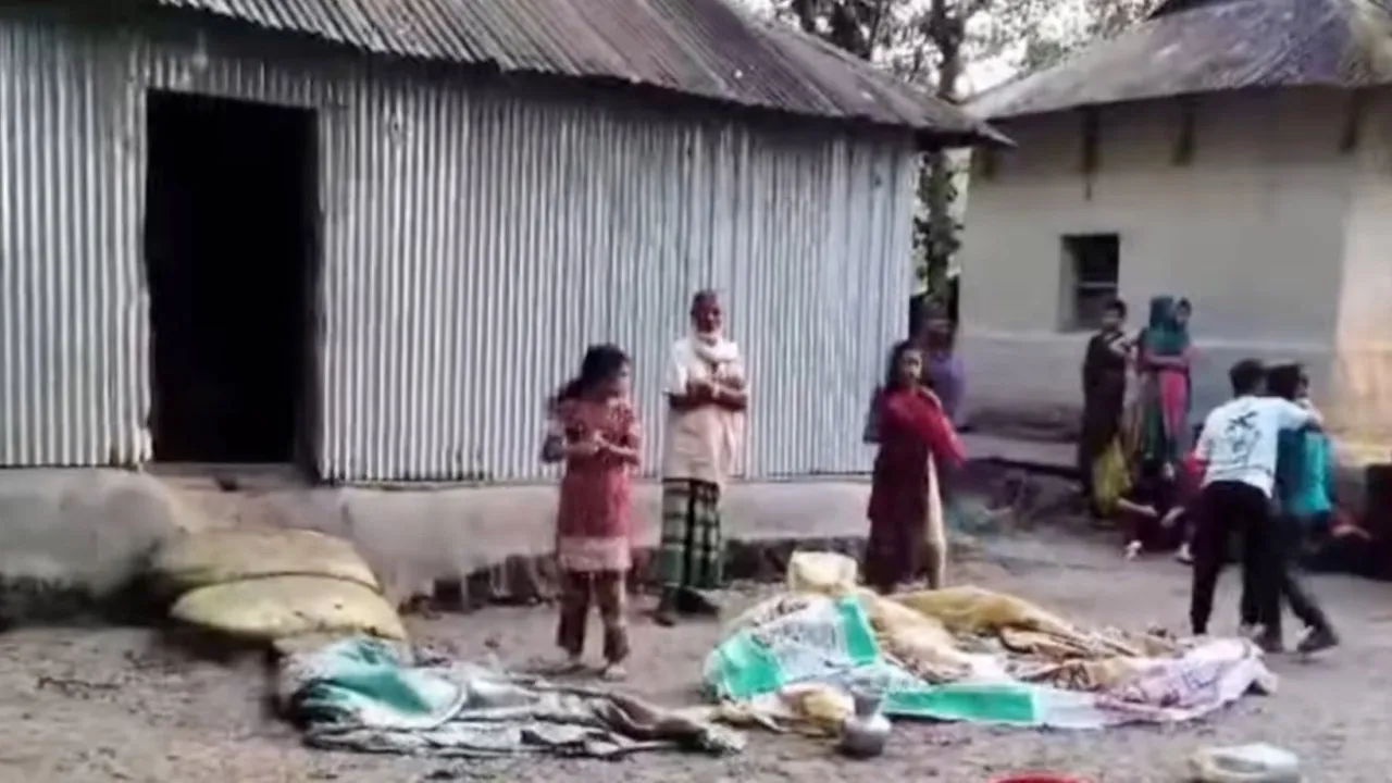 মেয়েকে বাঁচাতে গিয়ে বিদ্যুৎস্পৃষ্টে বাবার মৃত্যু