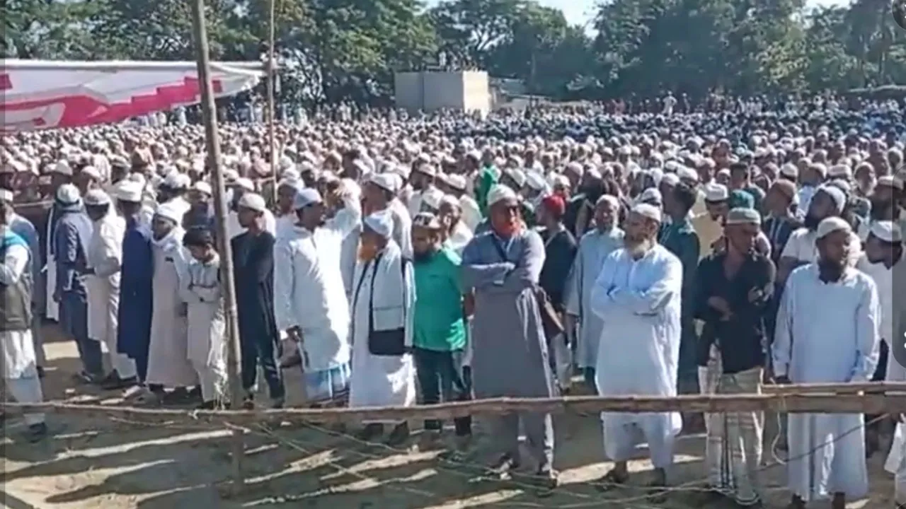 গফরগাঁওয়ের প্রবীণ আলেম মাহমুদুল হাসান সালমানীর জানাজায় মানুষের ঢল