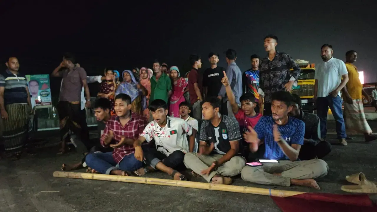 গাইবান্ধায়র প্রবেশপত্র না পেয়ে ৬৫ পরীক্ষার্থীর মহাসড়ক অবরোধ