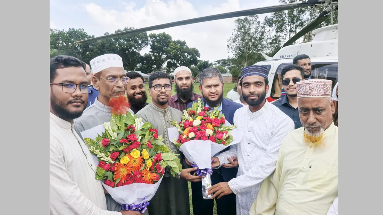 সাঘাটায় নিহত সাইফুল্লাহ বারীর কবর জিয়ারত করলেন শিবির সভাপতি সাদ্দাম