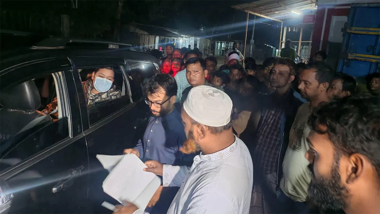 গোবিন্দগঞ্জে জ্বালানি মজুতের অভিযোগে ২ ব্যবসায়ীকে জরিমানা