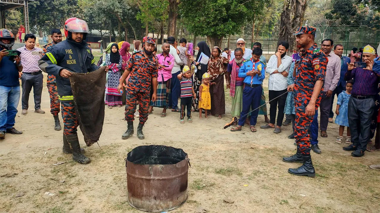 গোবিন্দগঞ্জে দুর্যোগ প্রস্তুতি দিবস উপলক্ষে ভূমিকম্প ও আগুনবিষয়ক মহড়া অনুষ্ঠিত