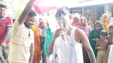 সাদুল্লাপুরে স্ত্রীকে তালাক দিয়ে ২৫ কেজি দুধ দিয়ে গোসল যুবকের