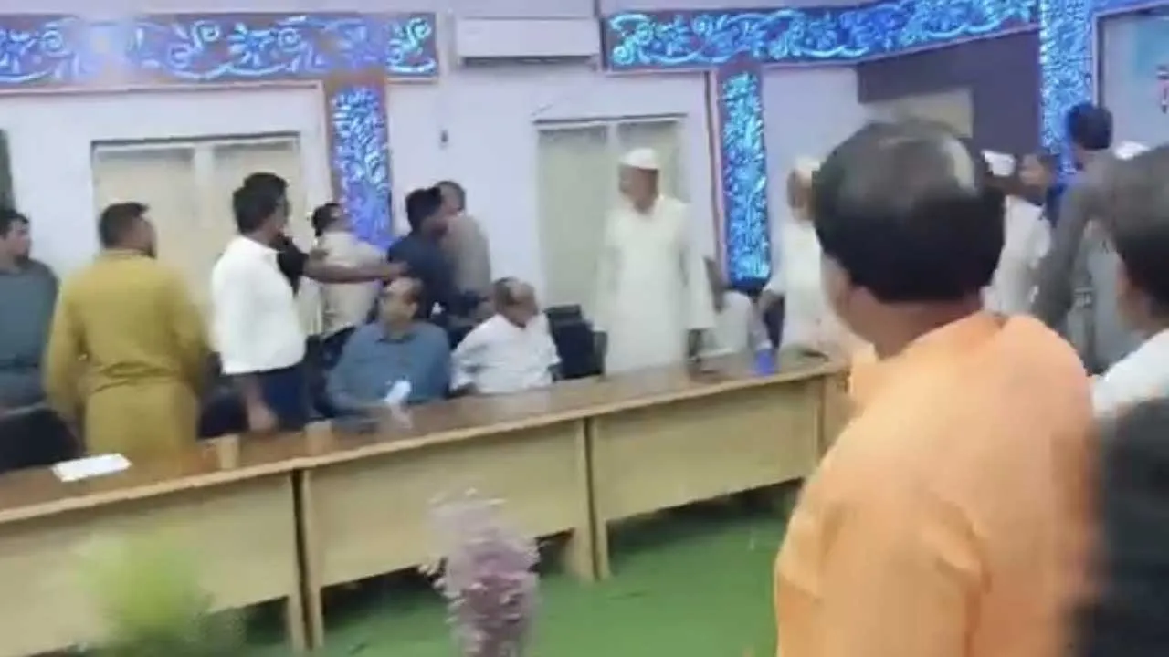 গাংনীতে আইনশৃঙ্খলা কমিটির সভায় ছাত্রদল ও যুবদলের হামলা
