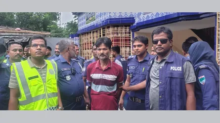 গাংনীর সীমান্তে পুলিশের ব্লক রেইড : নারীসহ ৫ মাদক কারবারি আটক