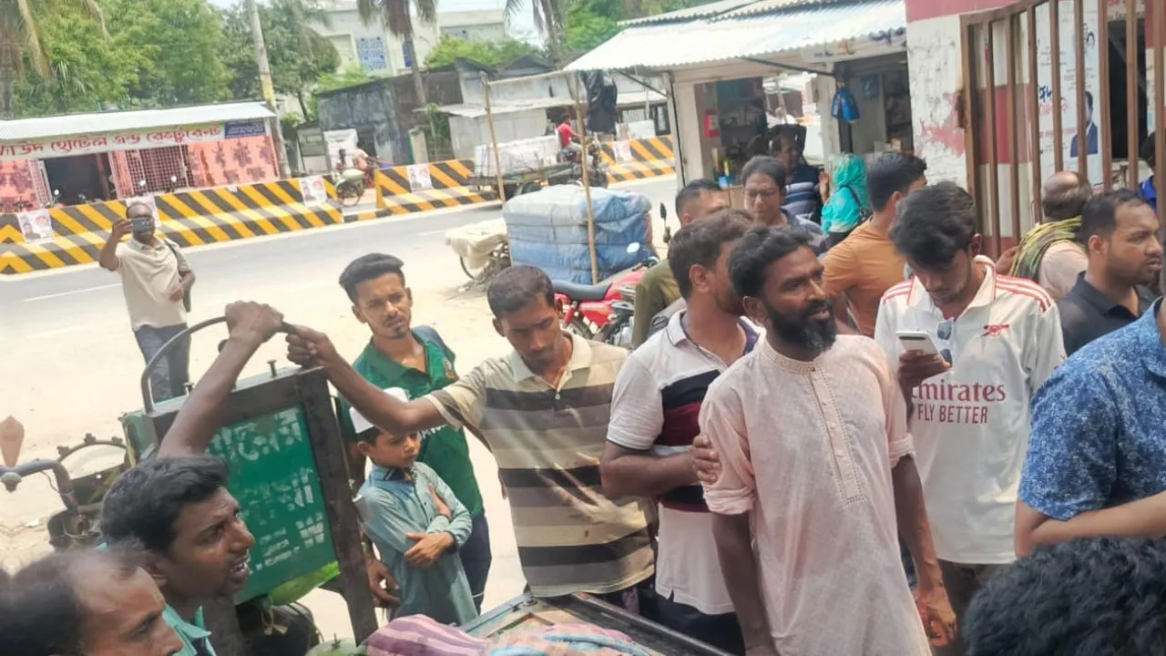 গাংনীতে ট্রাক-ইজিবাইক সংঘর্ষে শিশুসহ নিহত ৩