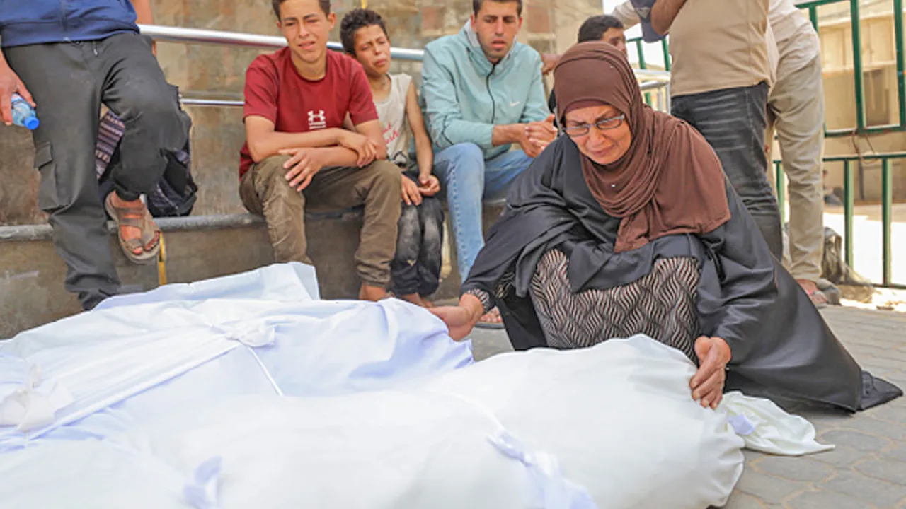 যুদ্ধবিরতি সত্ত্বেও গাজায় ইসরাইলি হামলায় শিশুসহ নিহত ৪