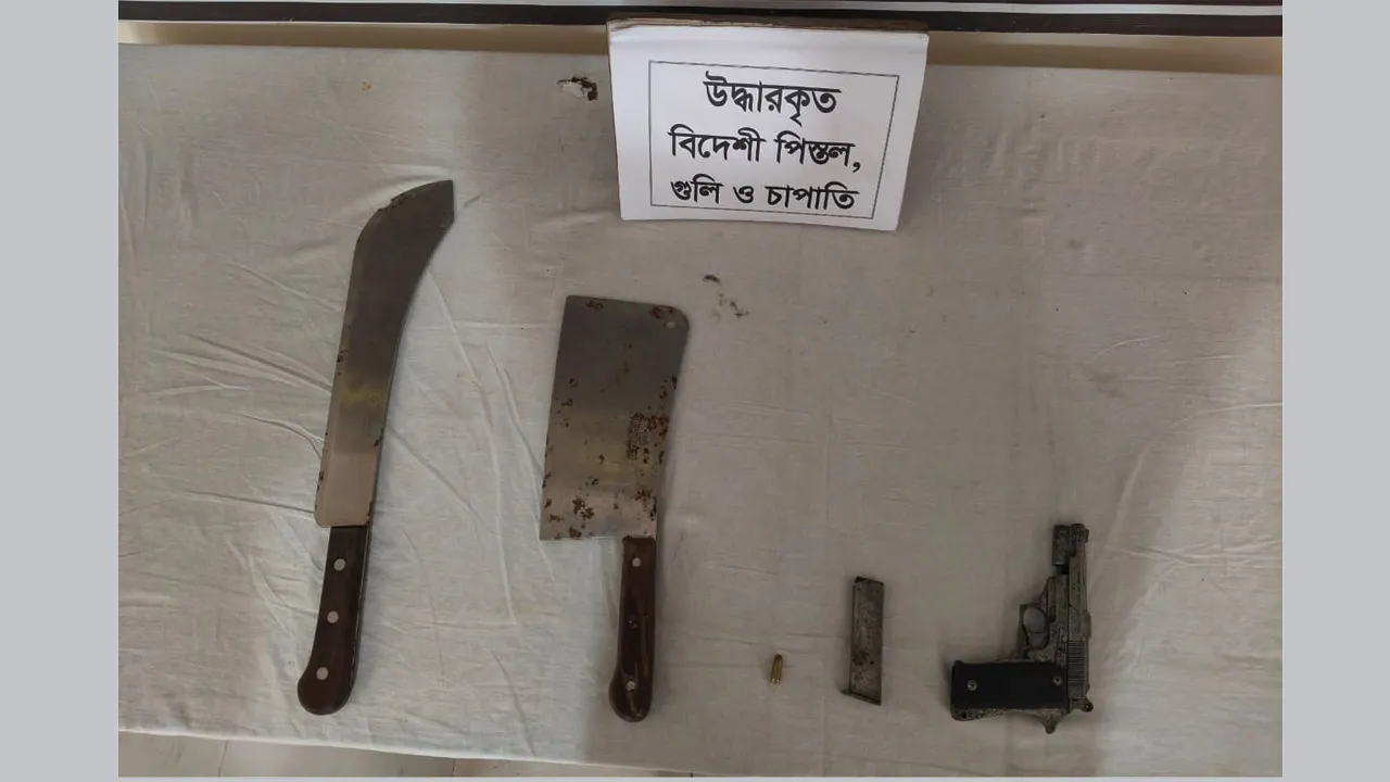 গাজীপুরে র‌্যাবের অভিযানে বিদেশী পিস্তল, গুলি ও চাপাতি উদ্ধার