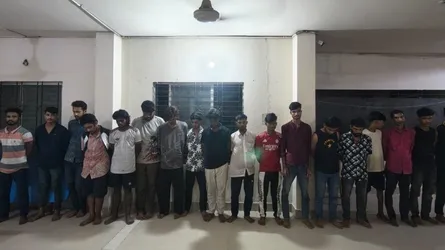 গাজীপুরে মাদকবিরোধী অভিযানে মদ জব্দ, আটক ২০