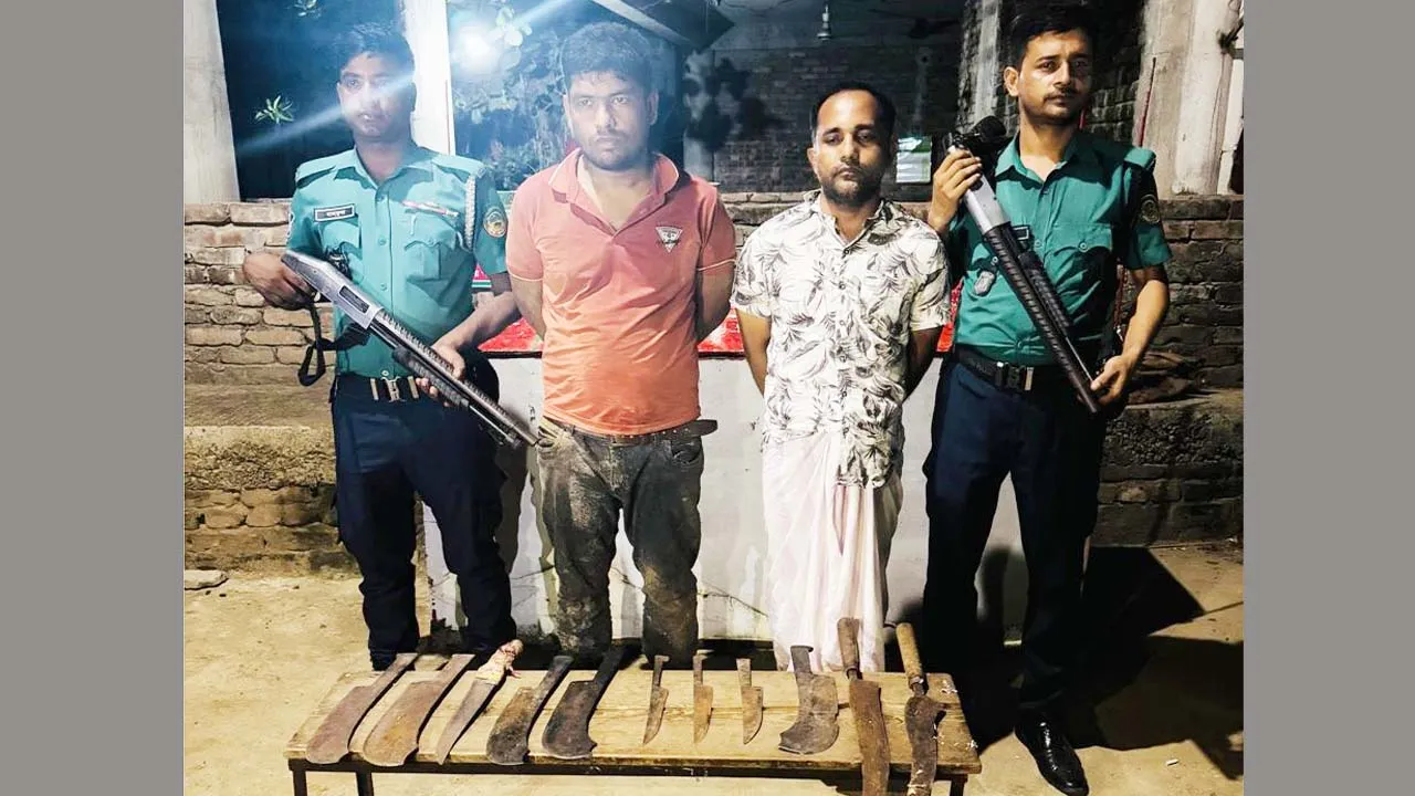 গাজীপুরে আধিপত্য বিস্তারে ককটেল বিস্ফোরণ, আটক ২