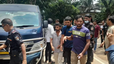 শ্রীপুরে অভিযানকালে র‌্যাবের গাড়িতে হামলা-মারধর : ২ মামলায় আসামি ১৭২