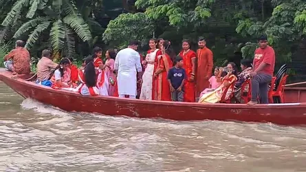 গাজীপুরের তুরাগে প্রতিমা বিসর্জনের সময় নৌকা ডুবে ২ শিশু নিখোঁজ
