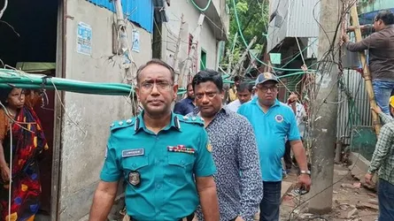 মাদকের আস্তানা টঙ্গীর কুখ্যাত মাজার বস্তির বিদ্যুৎ-ইন্টারনেট সংযোগ বিচ্ছিন্ন