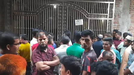 গাজীপুরে বাসা থেকে স্ত্রীর গলা কাটা লাশ উদ্ধার, পাশেই আহত স্বামী