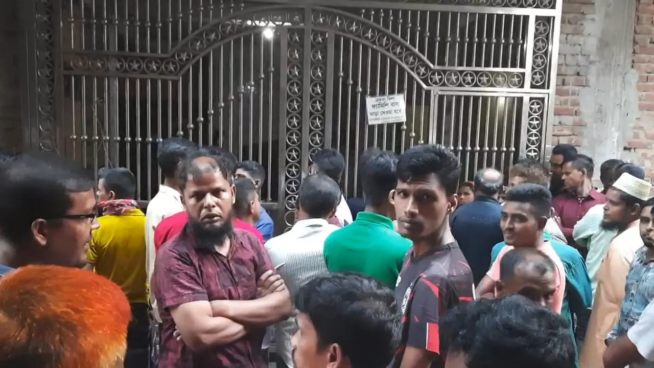 গাজীপুরে বাসা থেকে স্ত্রীর গলা কাটা লাশ উদ্ধার, পাশেই আহত স্বামী