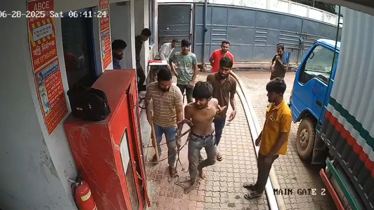 গাজীপুরে পোশাক শ্রমিককে পিটিয়ে হত্যা, কারখানা বন্ধ ঘোষণা ‎