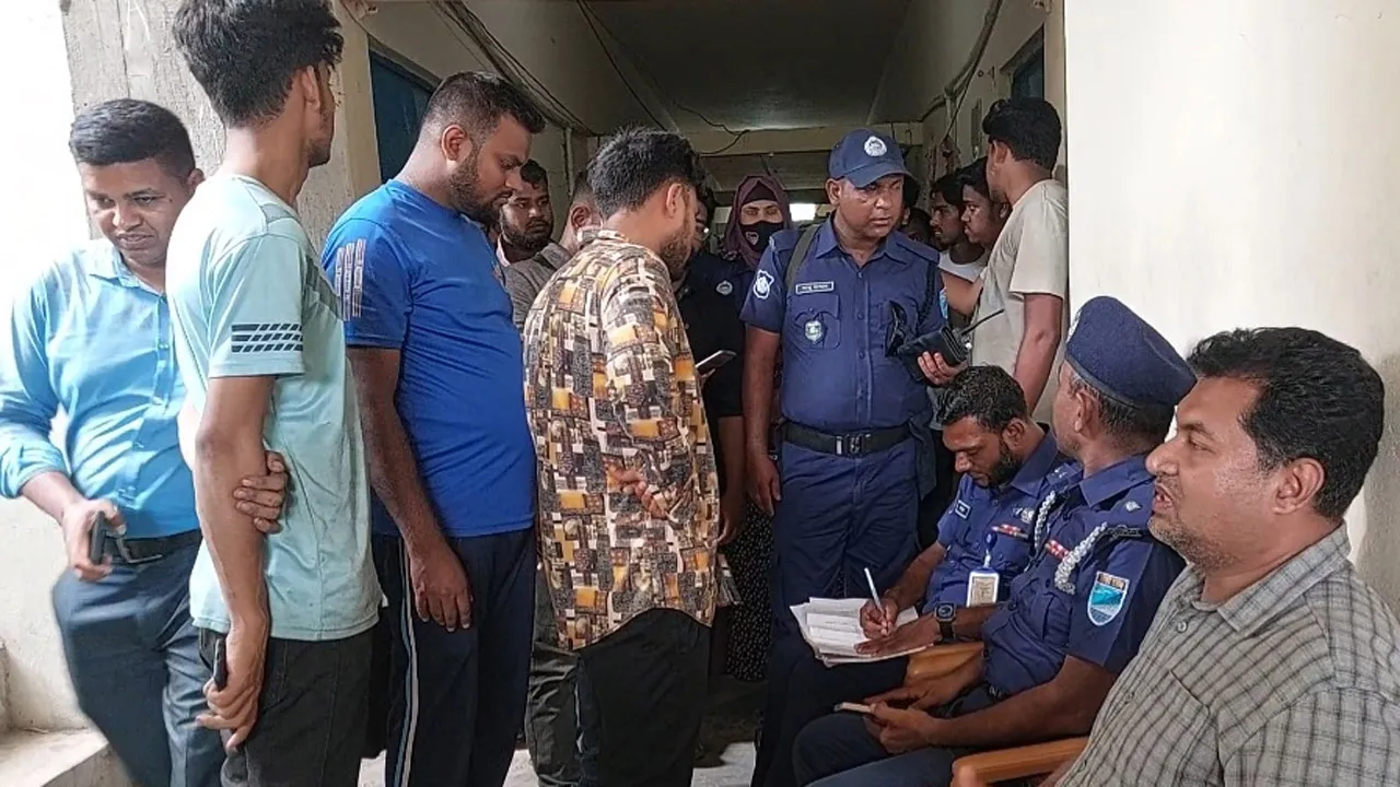 গাজীপুরে স্ত্রীকে কুপিয়ে হত্যার পর লাশ নিতে শ্বশুরকে ফোন, স্বামী পলাতক