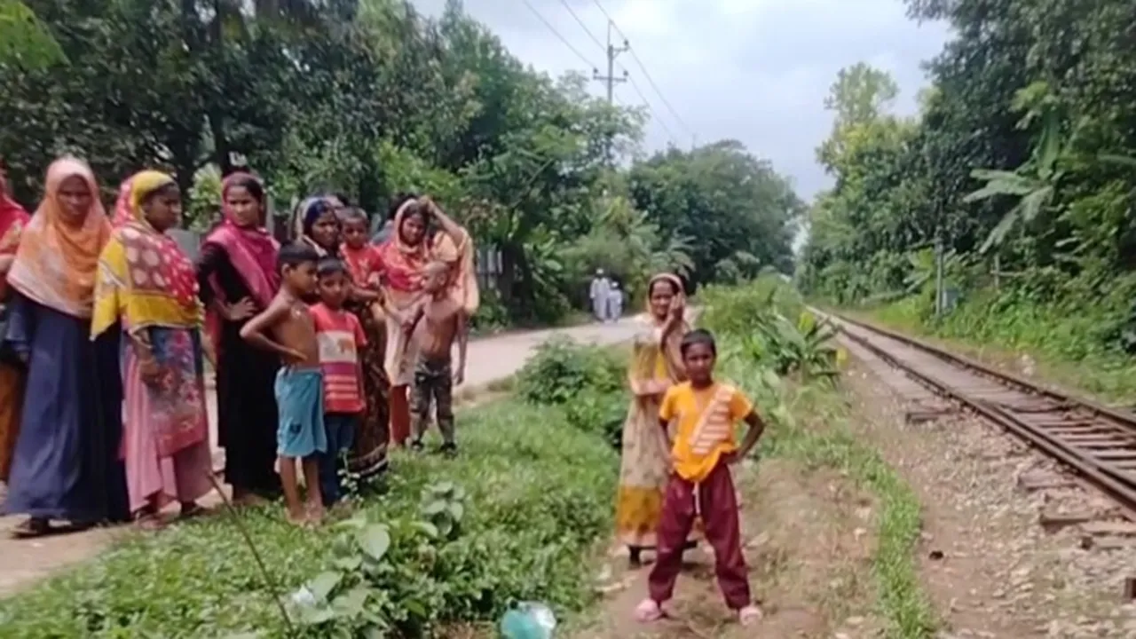 গাজীপুরে ট্রেনে কাটা পড়ে দুই জনের মৃত্যু