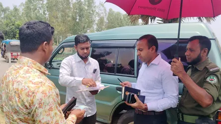 টাঙ্গাইলে হেলমেটবিহীন চালকদের বিরুদ্ধে অভিযান