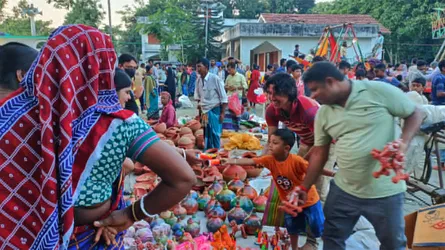 ঘিওরে ২৫১ বছরের ঐতিহ্যের রথ মেলা, উৎসবে মানুষের ঢল