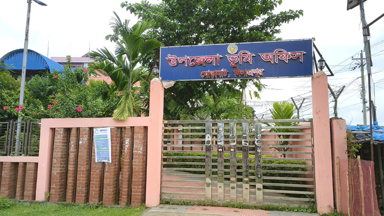 ডিজিটালের আড়ালে নাগরিক ভোগান্তি, ঘোড়াঘাটে ভূমি মালিকদের আক্ষেপ