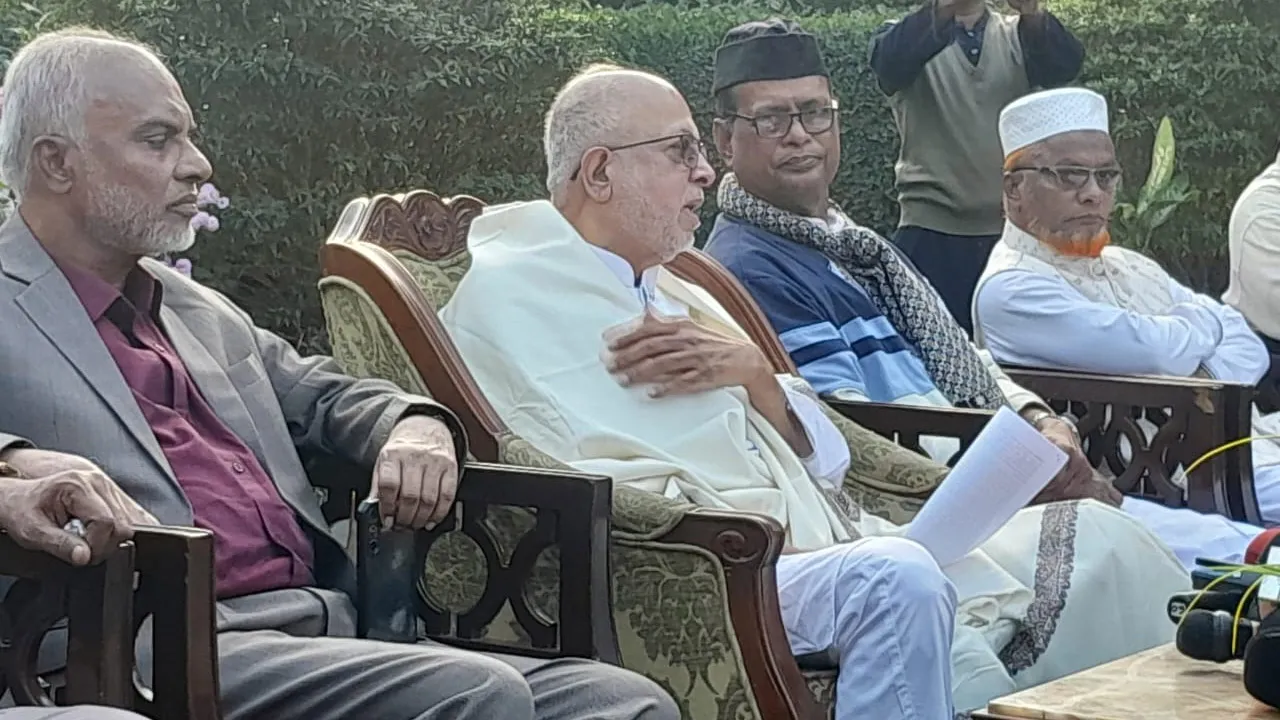 রাউজান আসনে সর্বোচ্চ পর্যায় থেকে সবুজ সংকেত পাওয়ার দাবি গিয়াস কাদেরের