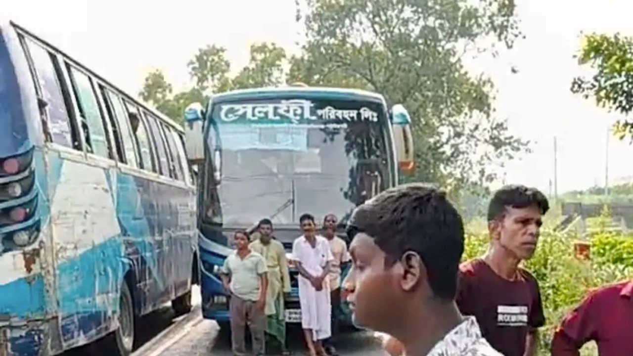 মানিকগঞ্জে বাস-মোটরসাইকেলের সংঘর্ষে নিহত ১
