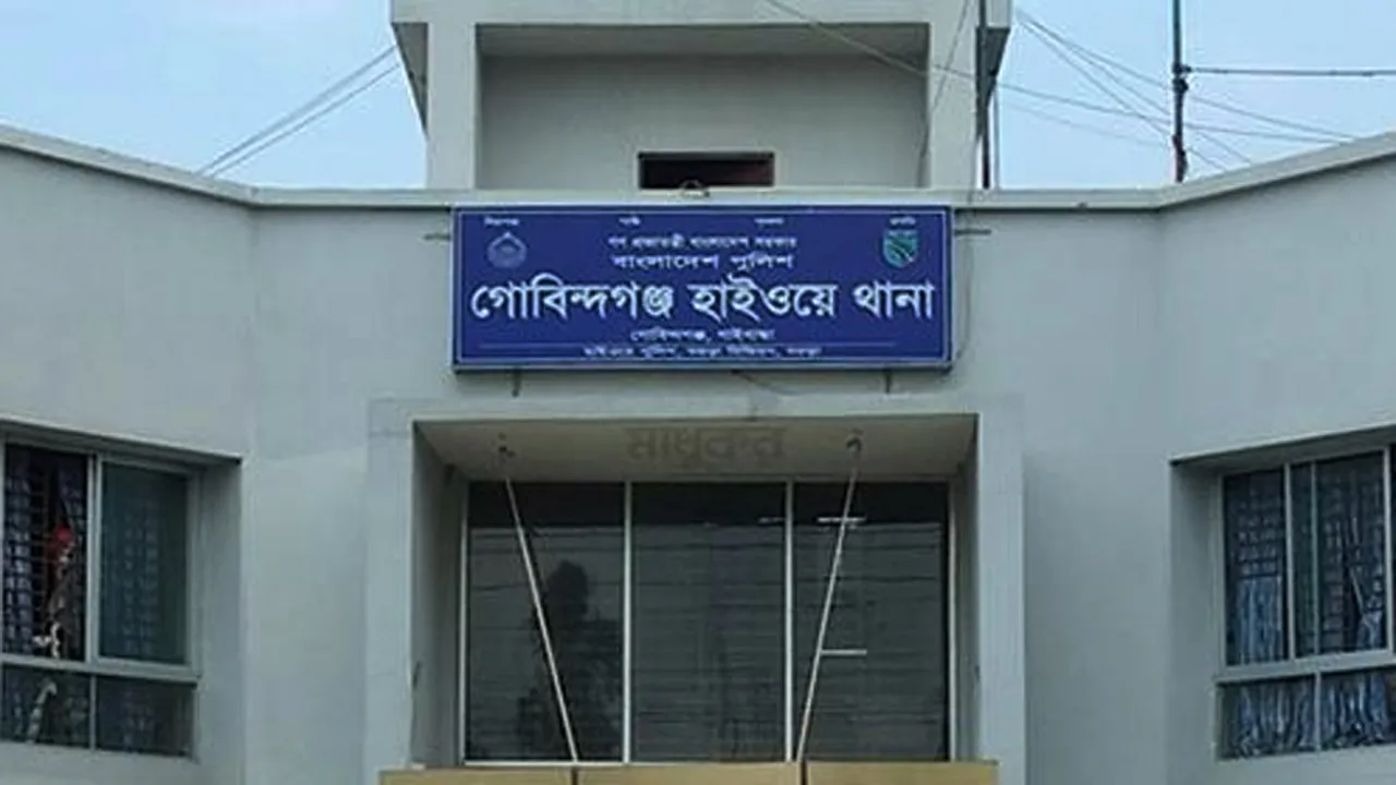 গোবিন্দগঞ্জে কার্গো ট্রাকের চাপায় ইজিবাইক চালক নিহত