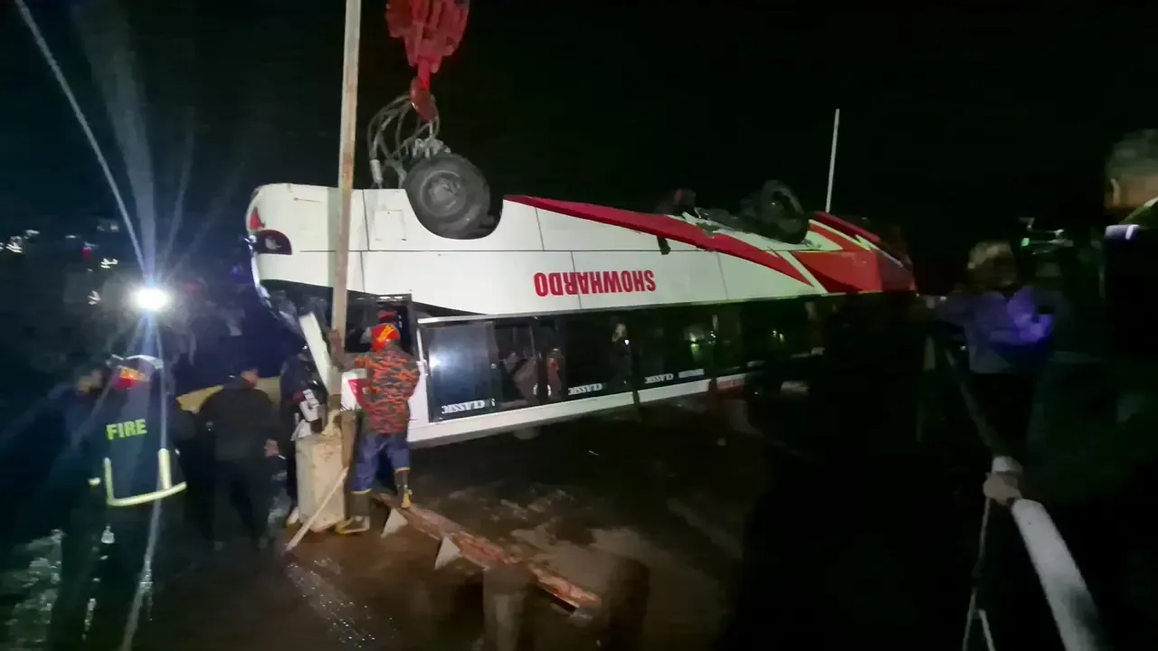 পদ্মায় বাসডুবির ঘটনায় পাঁচ সদস্যের তদন্ত কমিটি