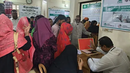 গফরগাঁওয়ে বিনামূল্যে চিকিৎসাসেবা ও ওষুধ সামগ্রী বিতরণ