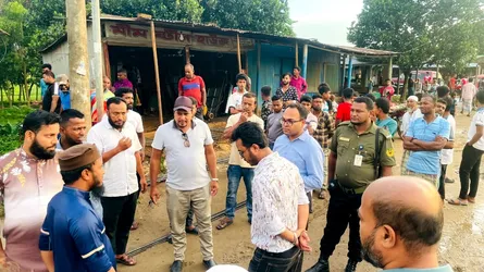 বুড়িচংয়ে গোমতী নদীর বেড়িবাঁধে অবৈধ স্থাপনায় বিদ্যুৎ সংযোগ বিচ্ছিন্ন