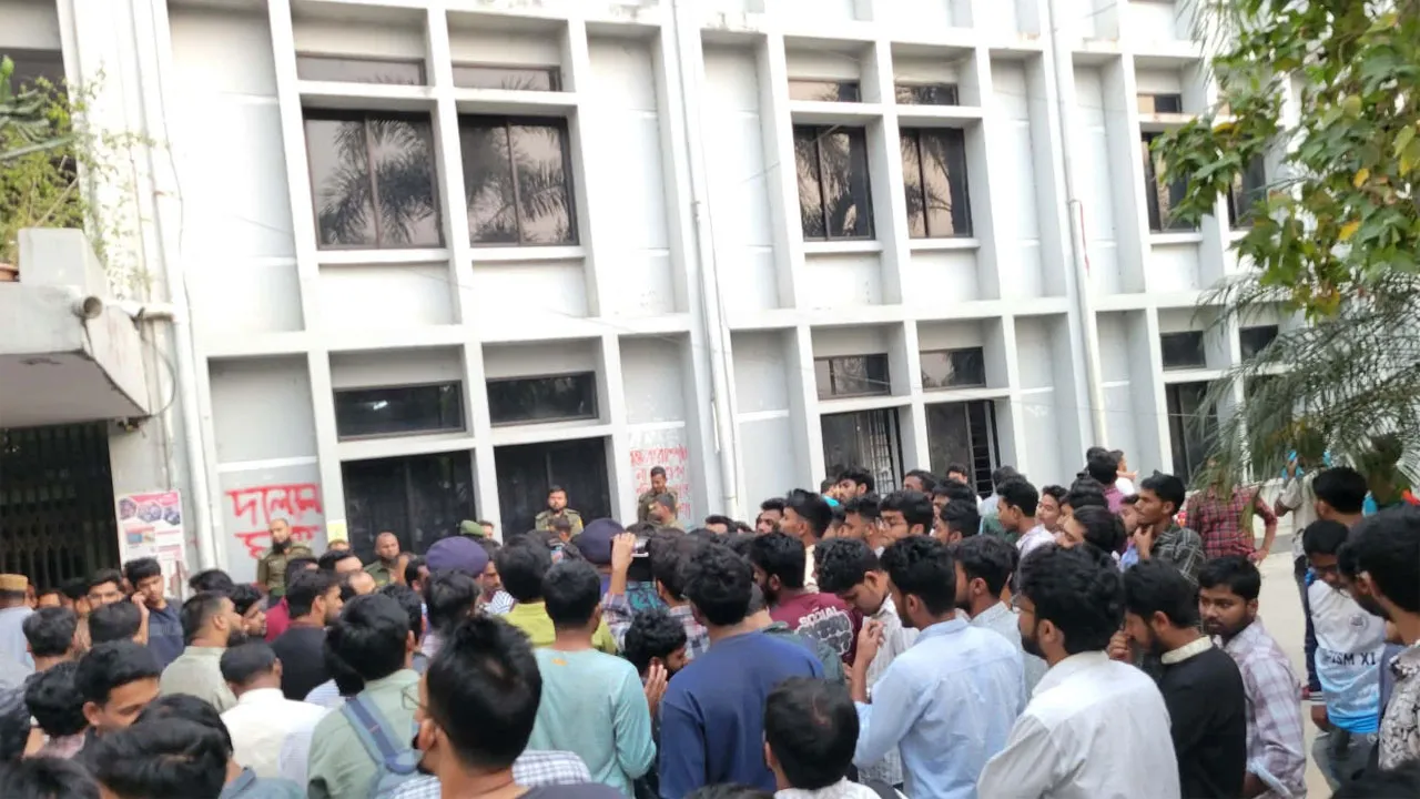 প্রক্টর পরিবর্তনকে কেন্দ্র করে গোবিপ্রবি ছাত্রদলের ২ গ্রুপের সংঘর্ষ