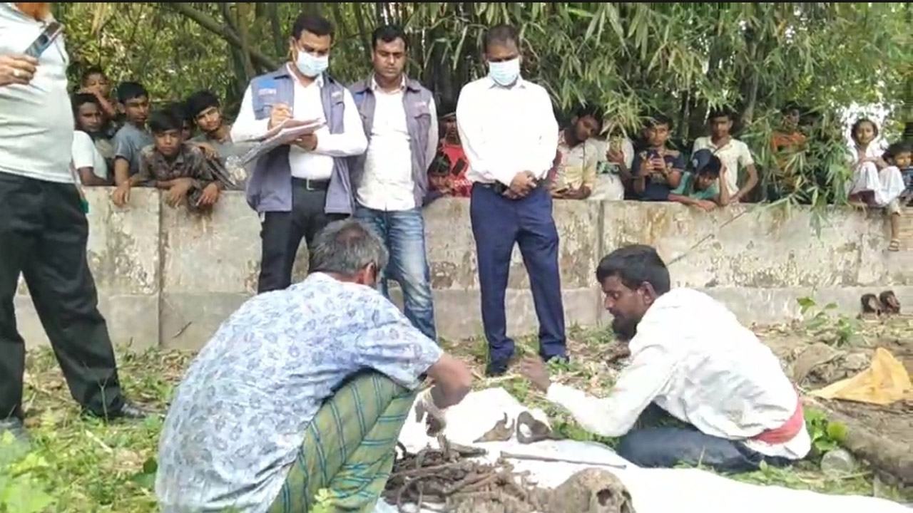 গৌরীপু‌রে ৩ বছর পর কবর থে‌কে লাশ উত্তোলন