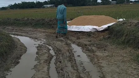 টাকার অভাবে রাস্তার কাজ বন্ধ, গৌরীপুরে জনদুর্ভোগ চরমে