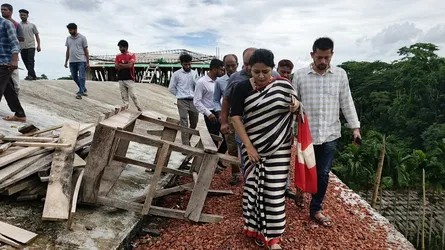 গৌরনদীতে রাতের আঁধারে মাদরাসা ভবনের ঢালাই কাজ সম্পন্ন