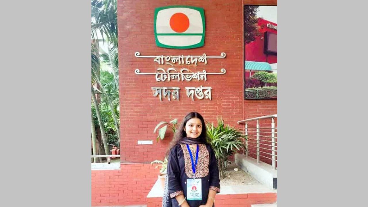 রবীন্দ্রসঙ্গীতে দেশসেরা গৌরনদীর প্রিয়ন্তী পোদ্দার