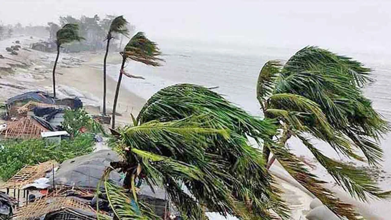 দুপুরের মধ্যে ৬০ কিলোমিটার বেগে ঝোড়ো হাওয়ার পূর্বাভাস