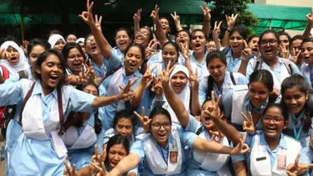 পাসের হার ও জিপিএ-৫ প্রাপ্তিতে এগিয়ে মেয়েরা