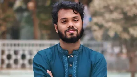 হাদিকে নিয়ে সিঙ্গাপুরের পথে এয়ার অ্যাম্বুলেন্স