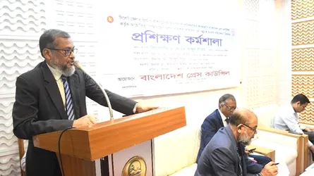 সাংবাদিকদের আর্থিক সুরক্ষায় নীতিমালা প্রণয়নের কাজ চলছে : প্রেস কাউন্সিল চেয়ারম্যান