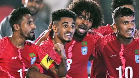 সমতায় ফিরেও শেষ মুহূর্তে স্তব্ধ বাংলাদেশ, হংকংয়ের জয়