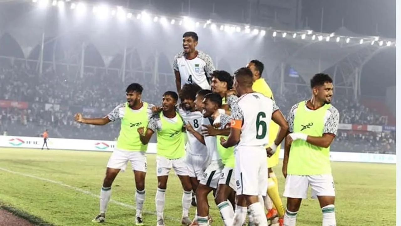 হামজা চৌধুরীর জোড়া গোলে বাংলাদেশের ড্র