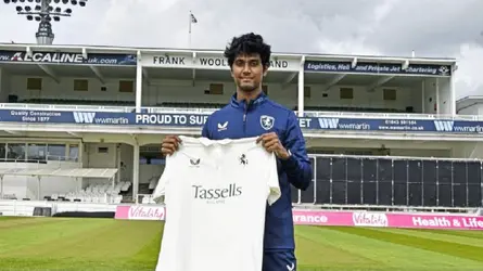 কাউন্টিতে অভিষেকে আলো ছড়ালেন হাসান মাহমুদ
