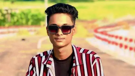 বাকেরগঞ্জে ছেলেকে হত্যা করে থানায় মা-বাবার আত্মসমর্পণ