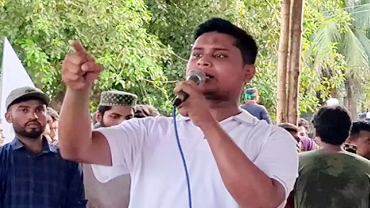 প্রমাণ করতে পারলে রাজনীতি ছেড়ে দেয়ার চ্যালেঞ্জ হাসনাত আব্দুল্লাহর