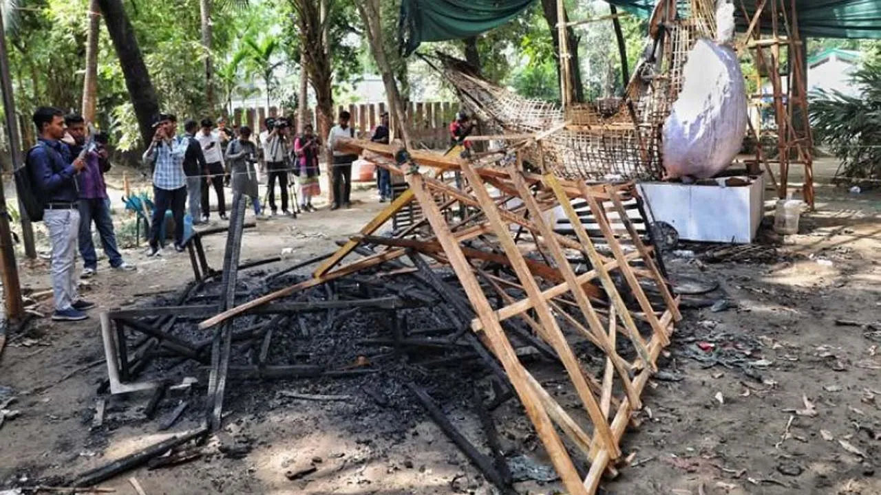 চারুকলায় ফ্যাসিস্টের প্রতিকৃতি আগুন রহস্যজনক নয়, পরিকল্পিত : ঢাবি সাদা দল