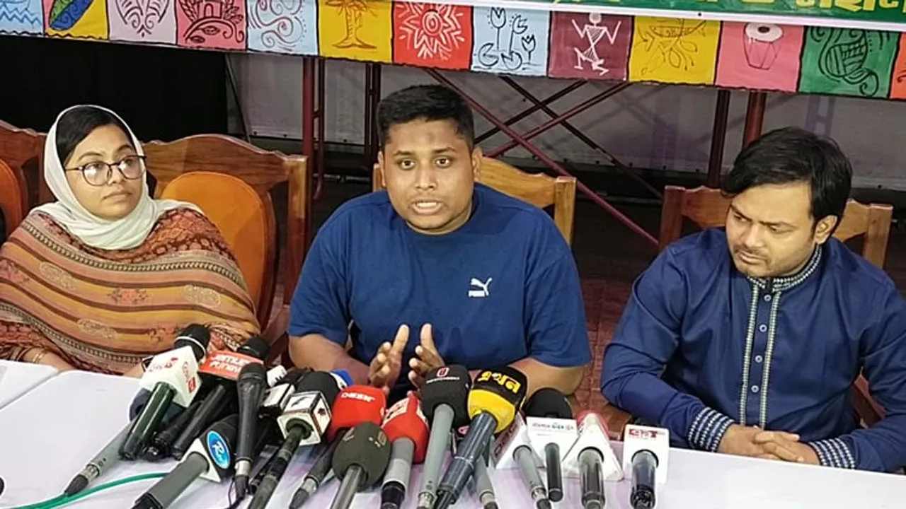 গণভোট ও জুলাই সনদ বাস্তবায়ন প্রধান উপদেষ্টাকেই করতে হবে : হাসনাত আব্দুল্লাহ