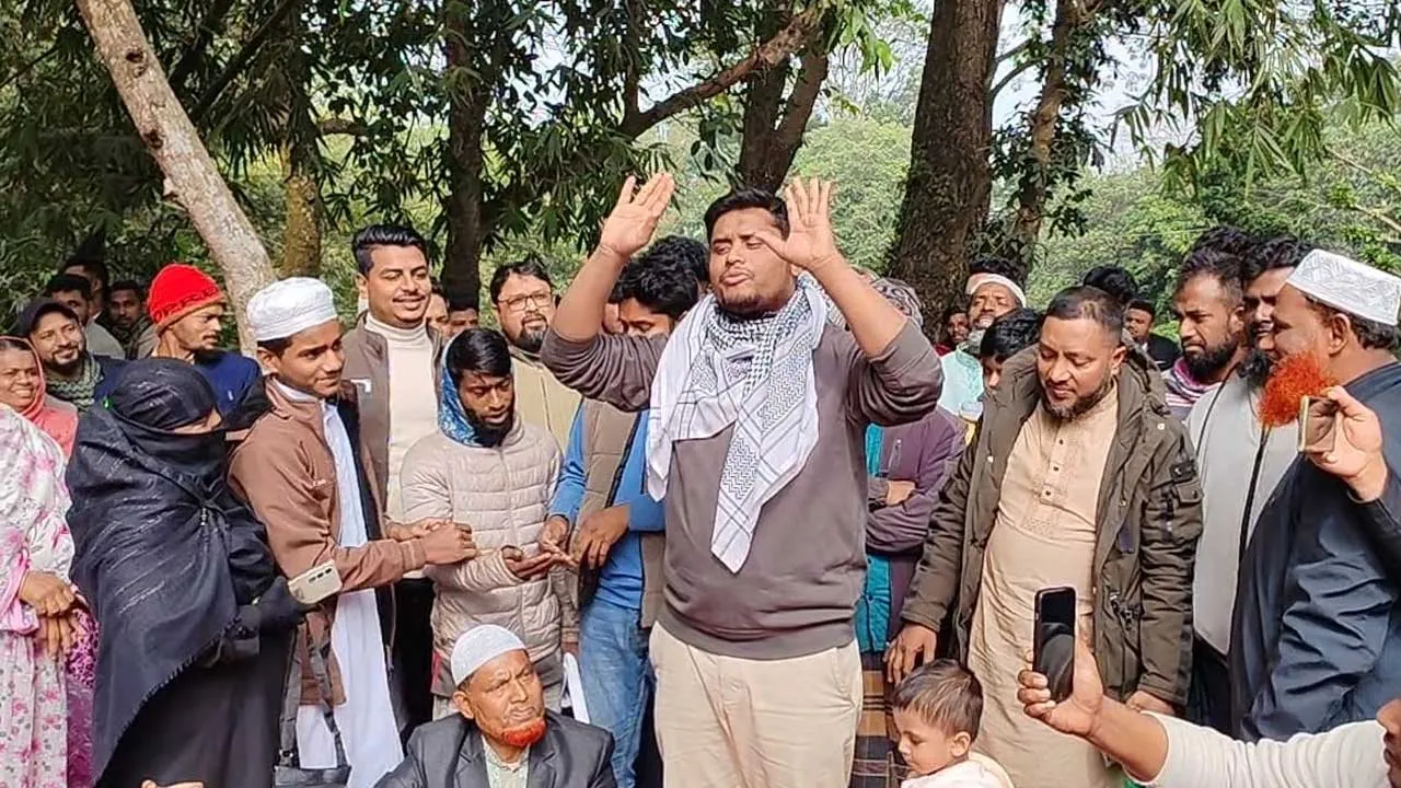 কেন্দ্র দখল করতে আসলে প্রতিহত করা হবে : হাসনাত