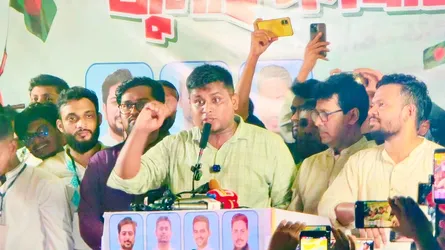 আহত ও শহীদ পরিবারকে রাজনৈতিক উদ্দেশ্যে ব্যবহার করছে বিএনপি : হাসনাত