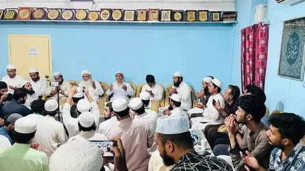 আল্লামা শফি ও জুনায়েদ বাবুনগরীর কবর জিয়ারত করলো এনসিপি নেতারা